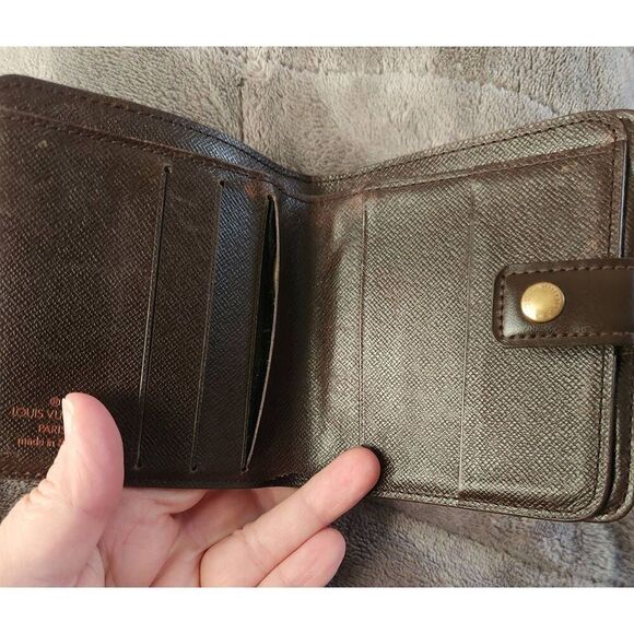 Louis Vuitton Damier Short Wallet EUC NO CHANGE COMPARTMENT. See pictures  Inclu - Picture 4 of 10